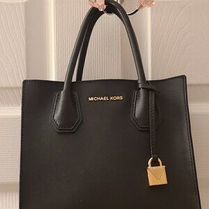 Michael Kors Mercer Medium Saffiano Leather Accordion Crossbody Bag- Black